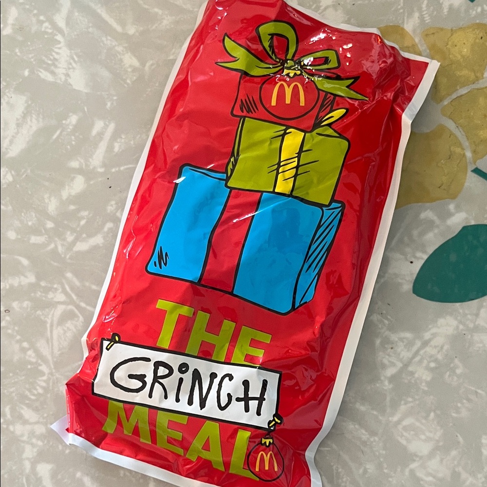NEW McDonald's Grinch Meal Holiday Socks Sealed Bag